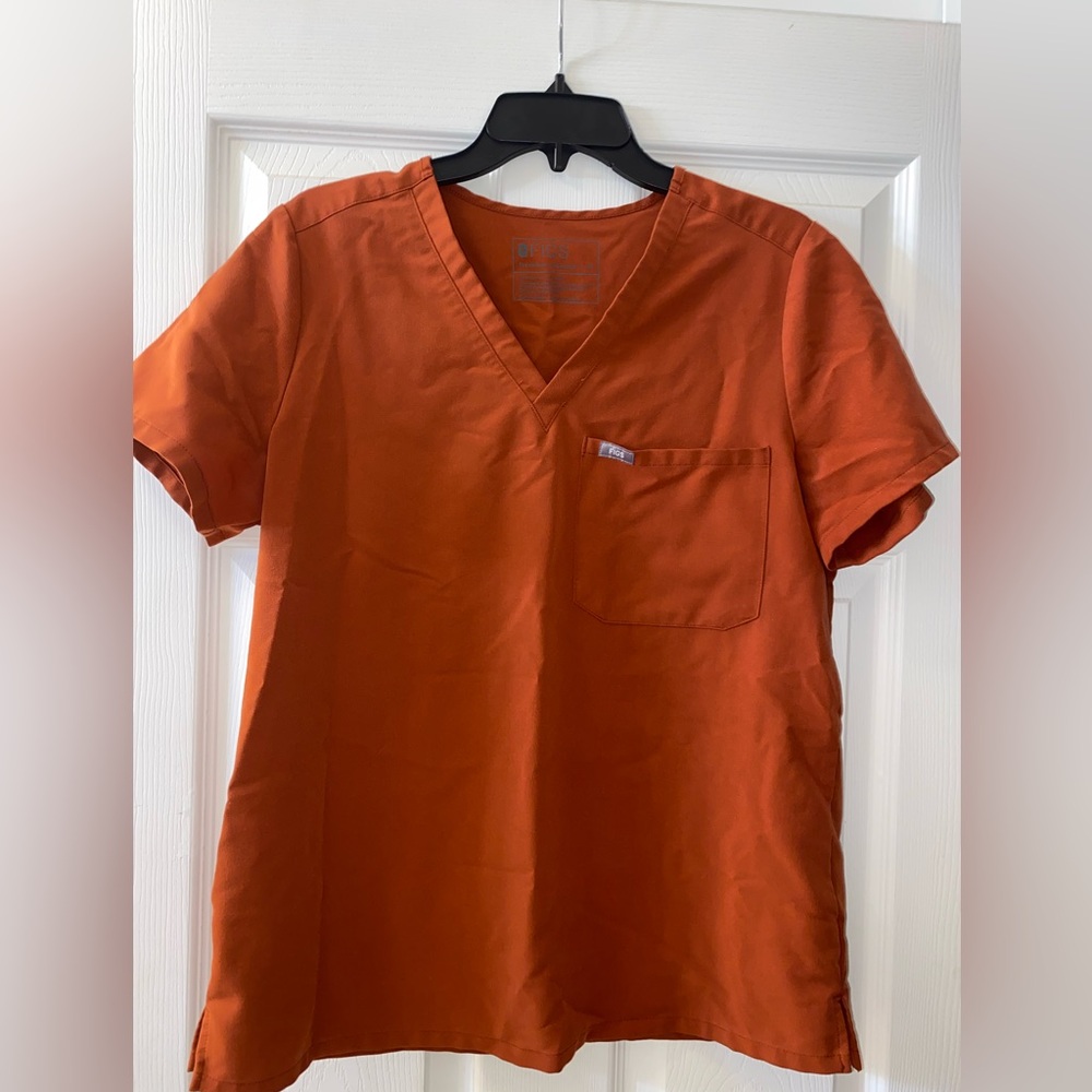 Womens Medium Auburn Figs Scrub Top